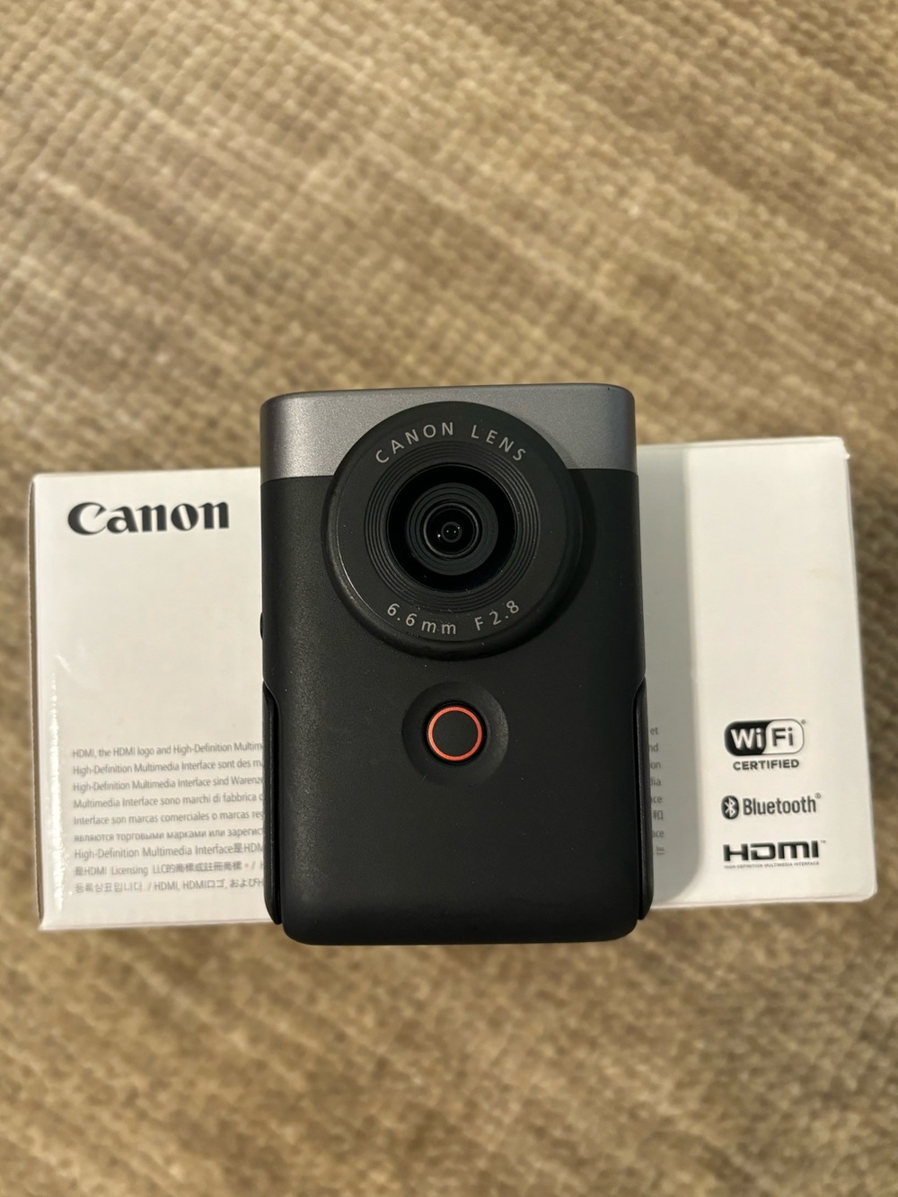Canon Powershot V10- tiny vlogging camera